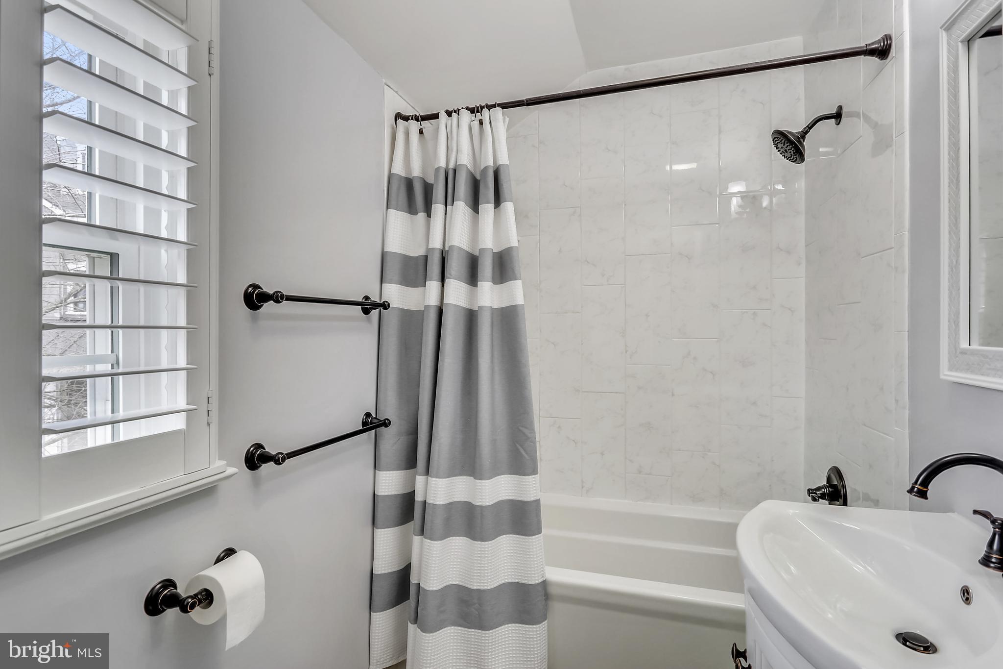 8404 Rayburn Road Bethesda, MD 20817 - Photo 24 of 54 Beautifully renovated full bathroom