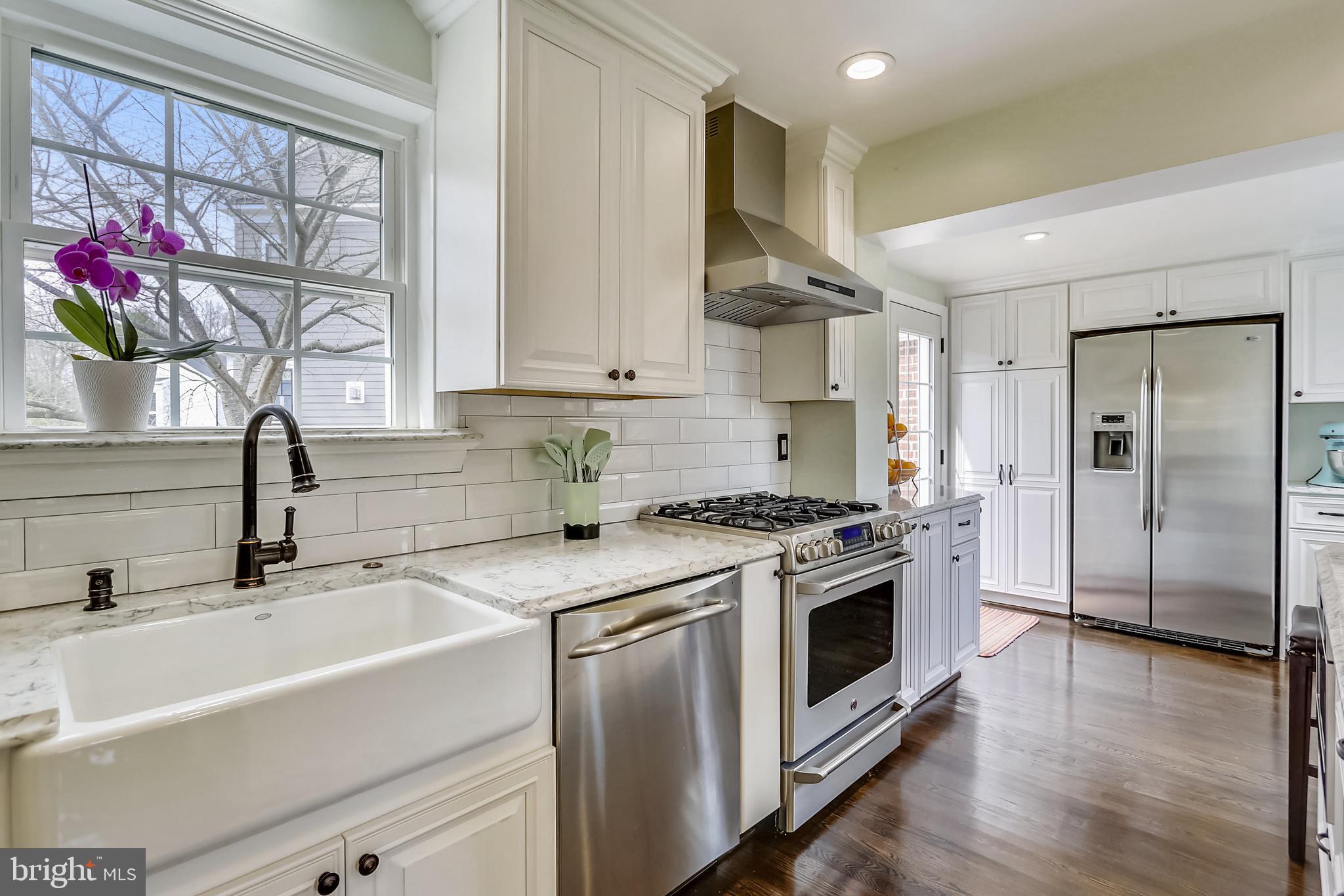 8404 Rayburn Road Bethesda, MD 20817 - Photo 4 of 54 Stainless steel appliances