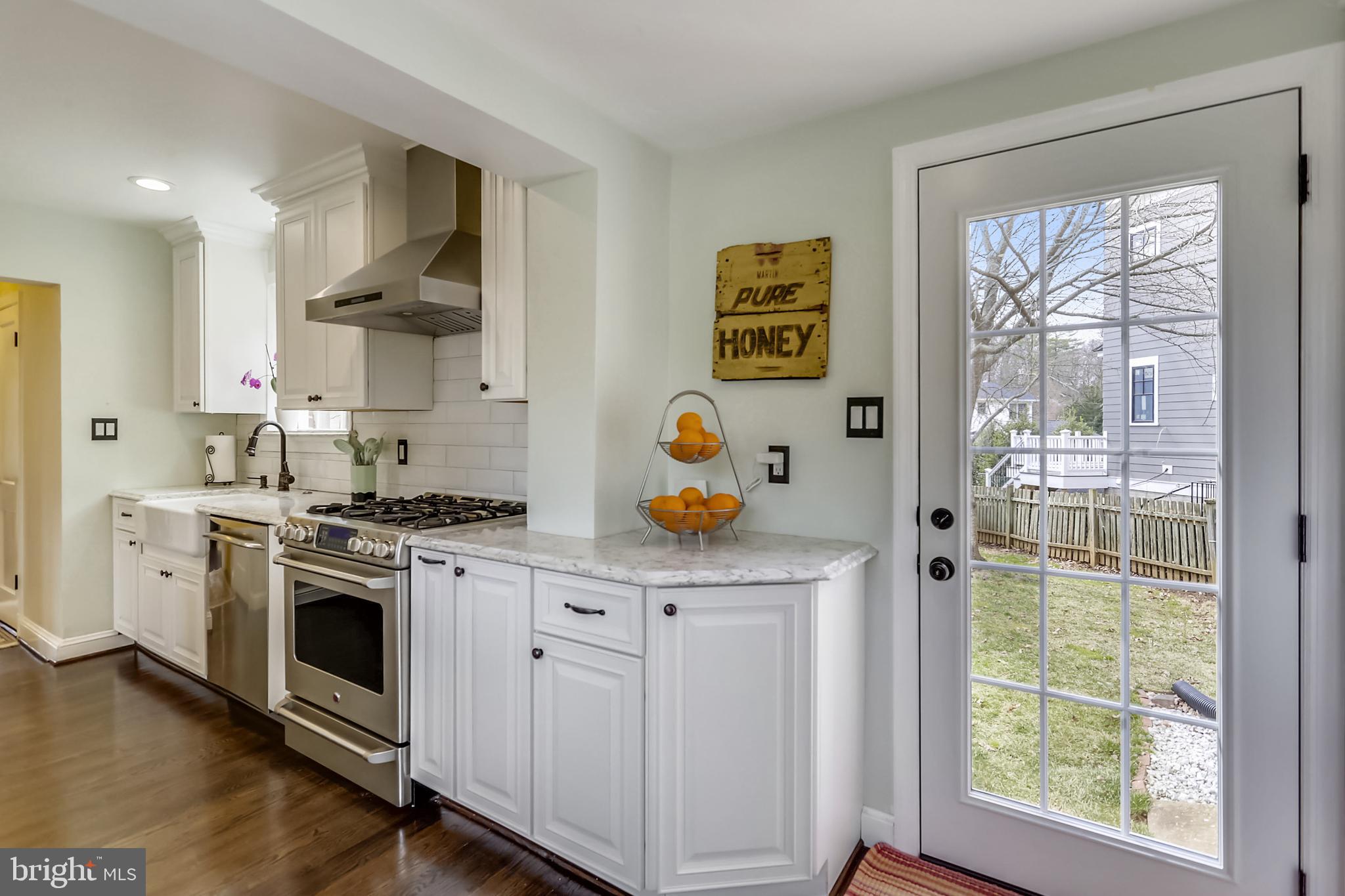 8404 Rayburn Road Bethesda, MD 20817 - Photo 8 of 54