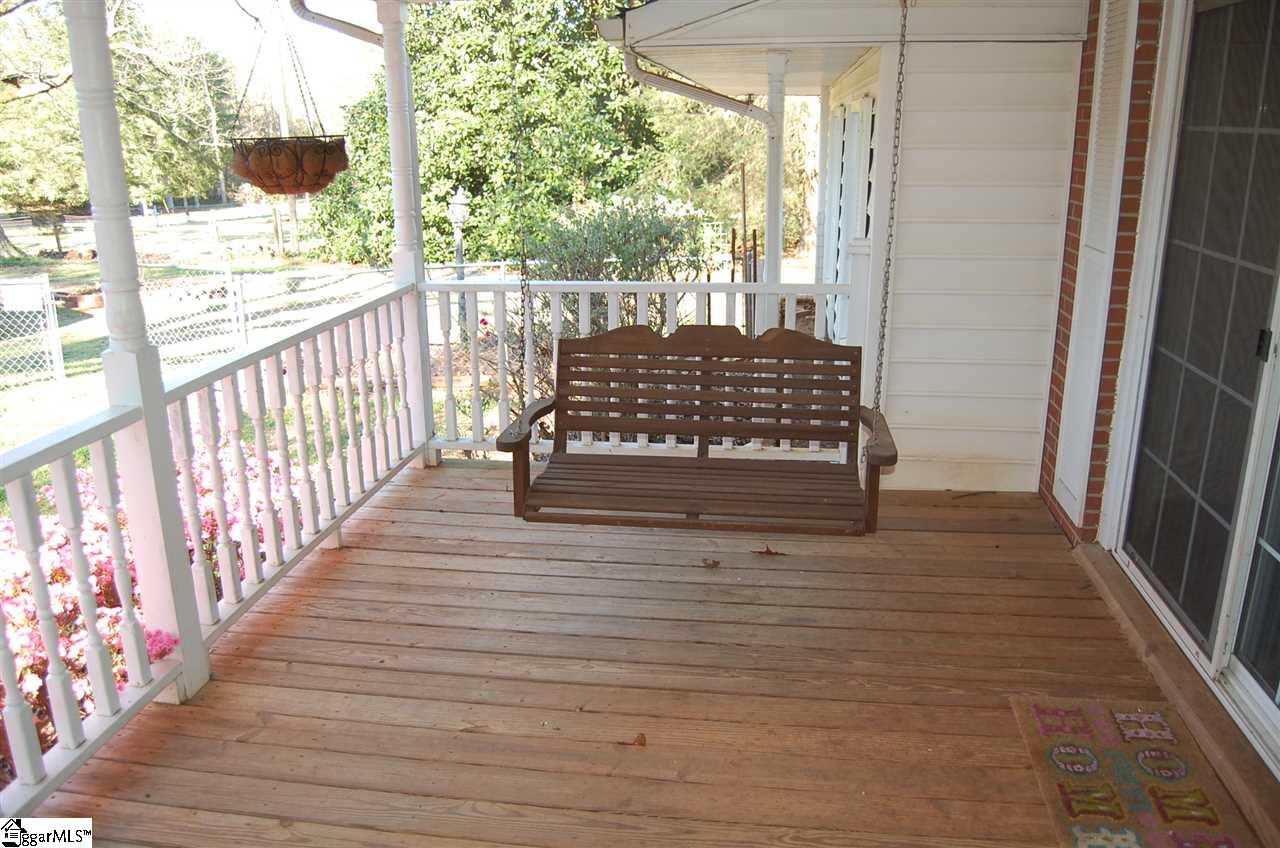 347 Holly Bush Road Easley, SC 29640 - Photo 4 of 36