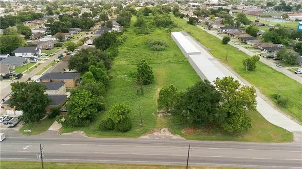 $499,900 | 909 East St Bernard Highway, Chalmette, LA 70043