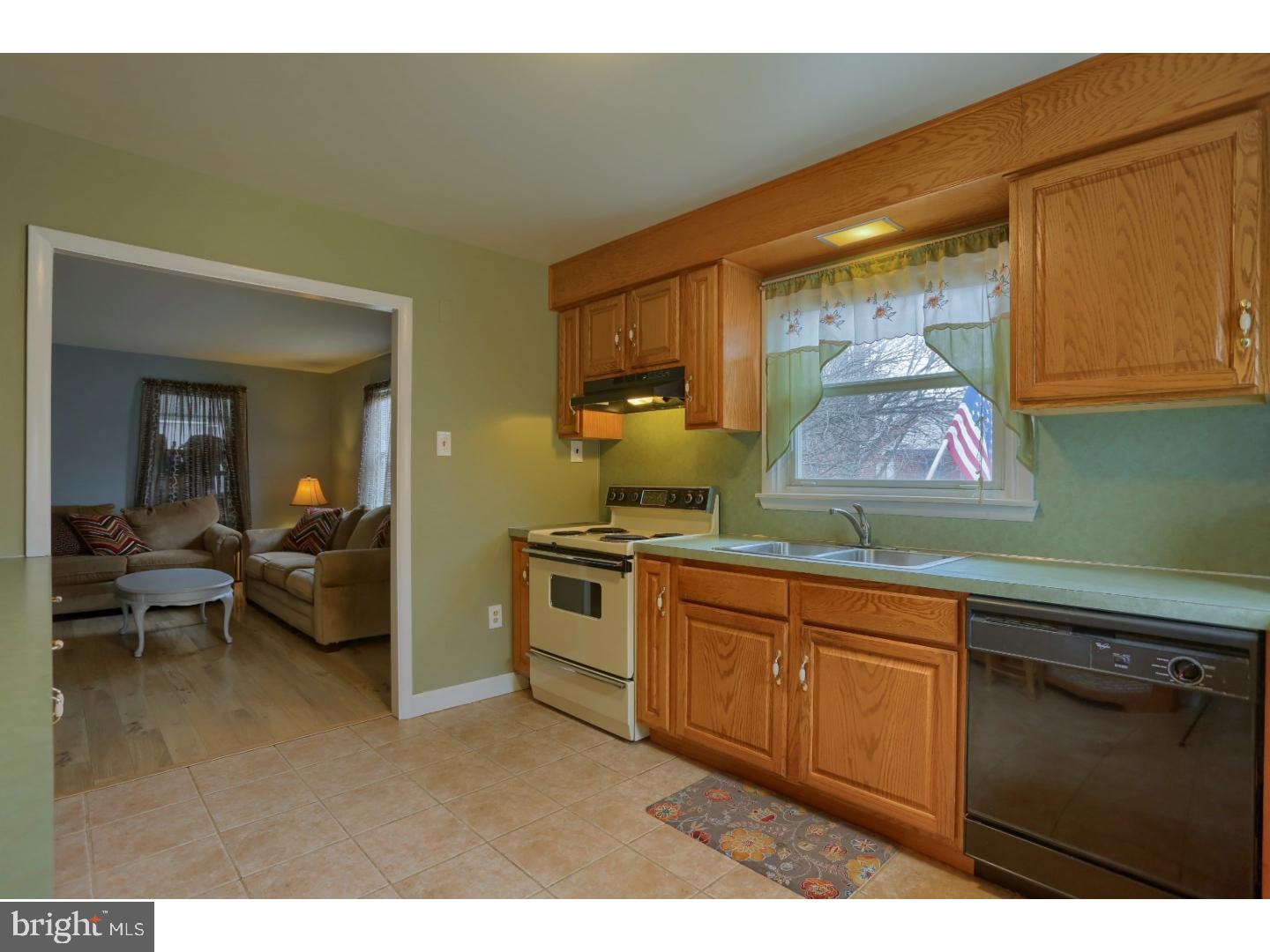 124 Elwyn Avenue Sinking Spring, PA 19608 - Photo 6 of 21 Gallery Image 6
