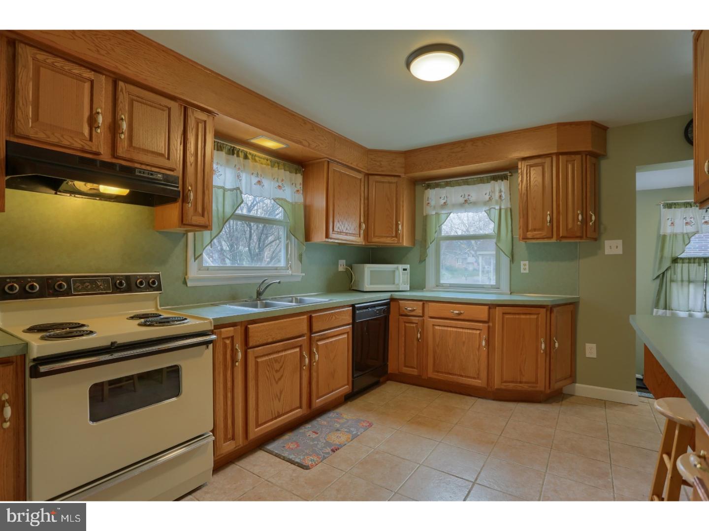 124 Elwyn Avenue Sinking Spring, PA 19608 - Photo 7 of 21 Gallery Image 7