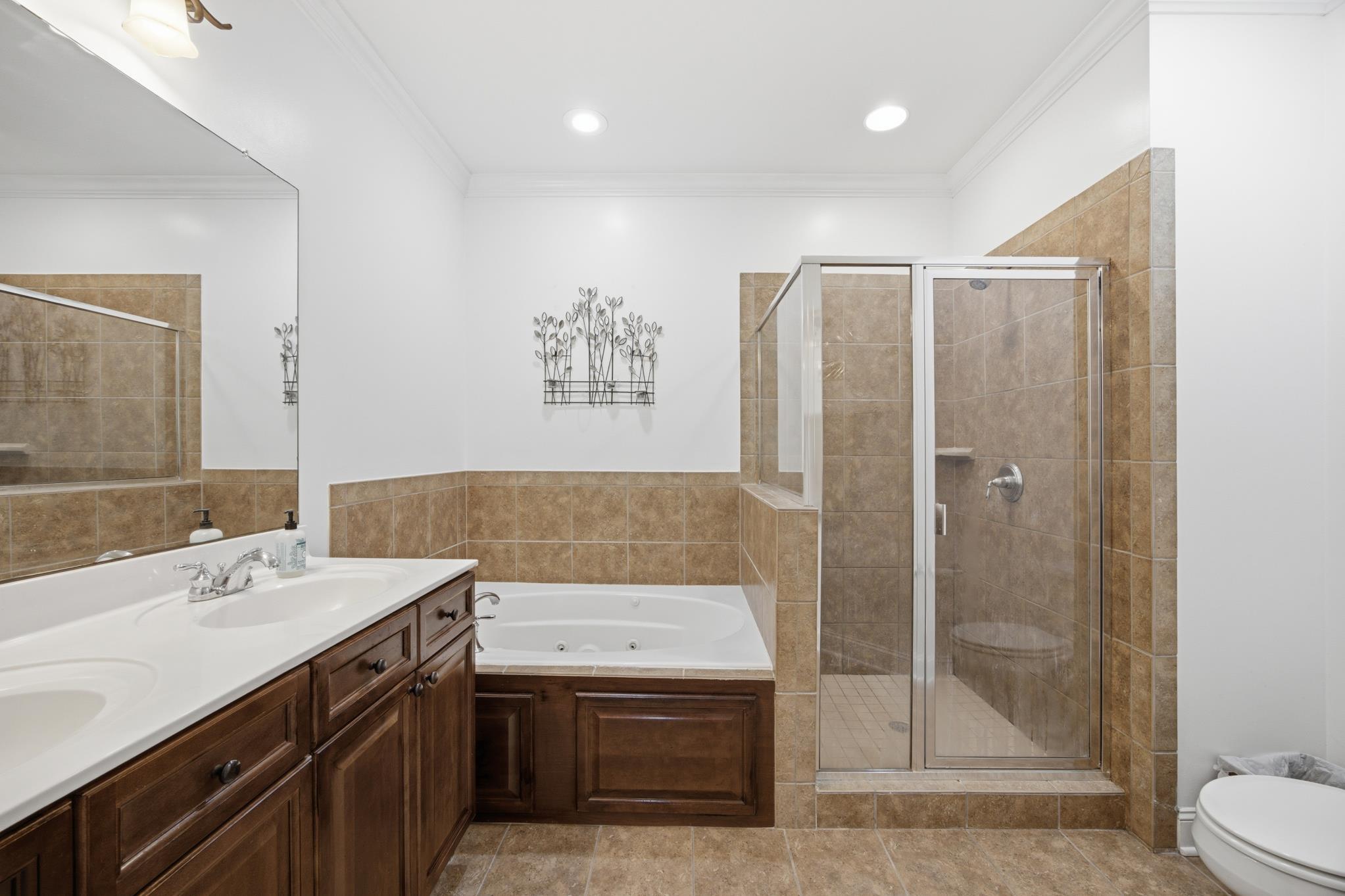 309 Renaissance Court Chattanooga, TN 37419 - Photo 26 of 58 Primary Bath