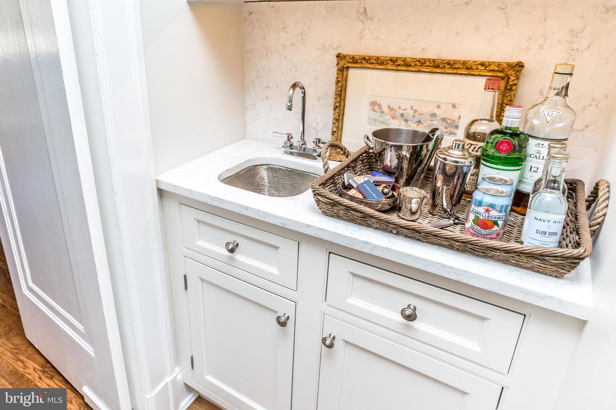 601 Somerset Road Baltimore, MD 21210 - Photo 24 of 52 Wet bar for easy entertaining