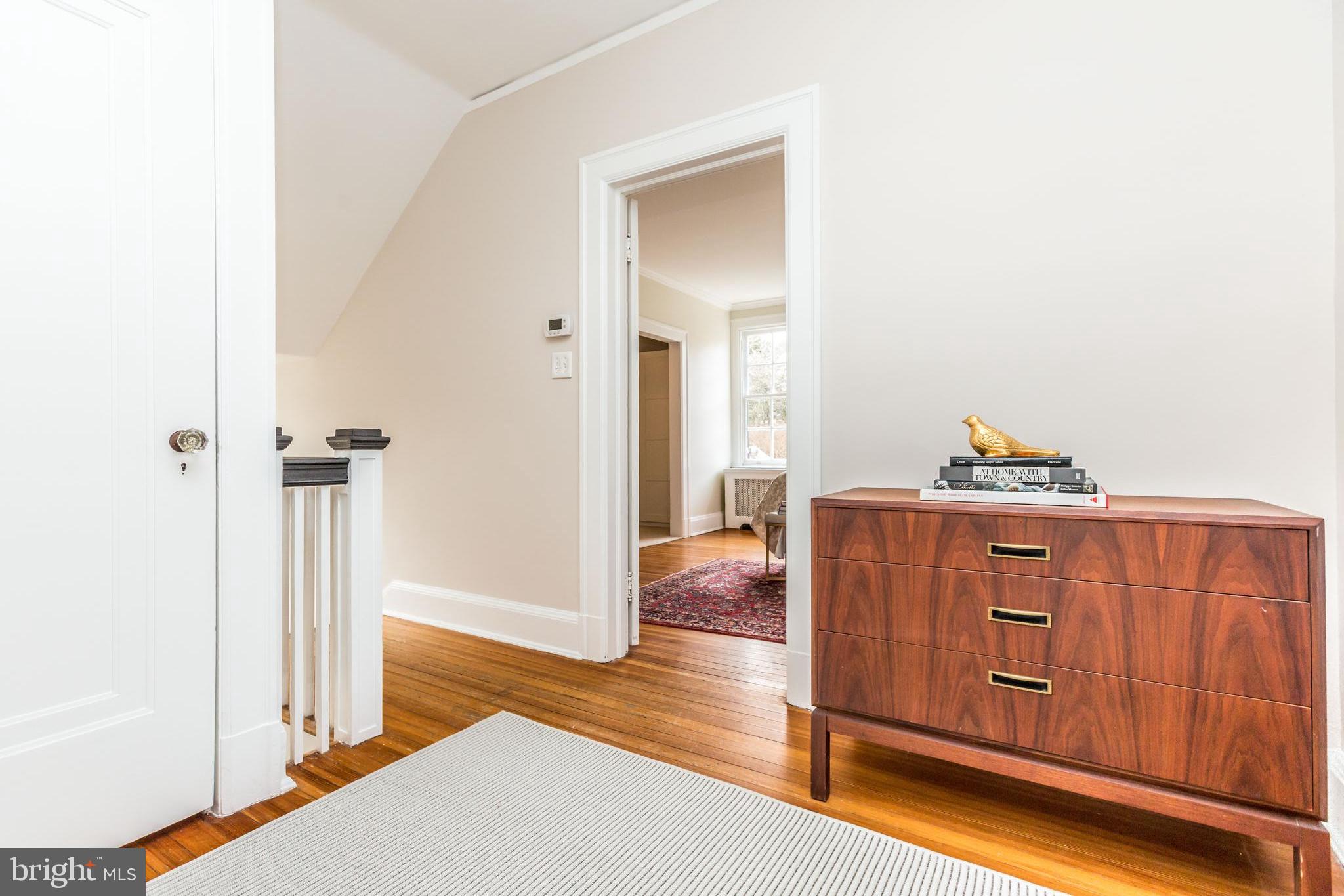 601 Somerset Road Baltimore, MD 21210 - Photo 29 of 52 Second floor landing