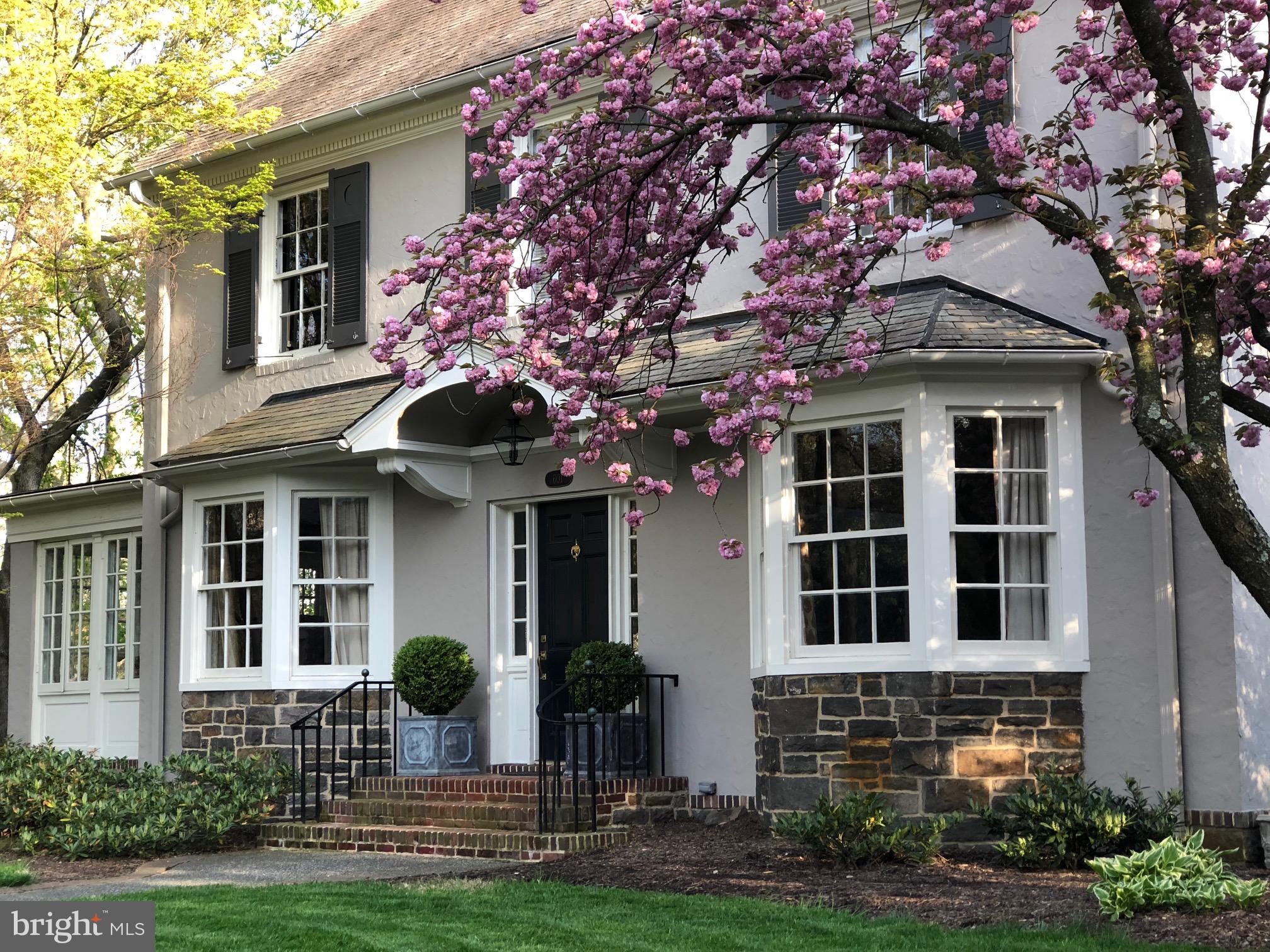 601 Somerset Road Baltimore, MD 21210 - Photo 4 of 52