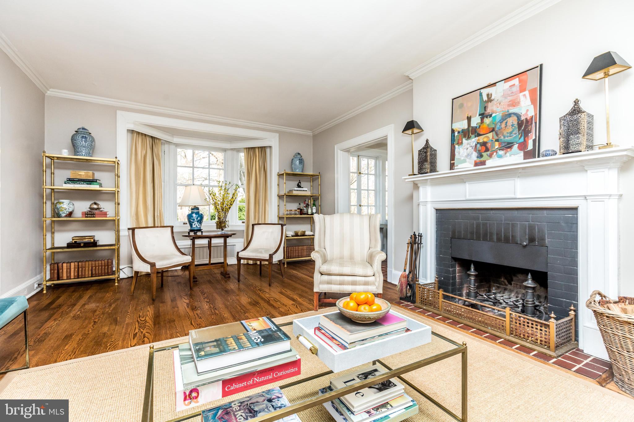 601 Somerset Road Baltimore, MD 21210 - Photo 8 of 52 Traditional details you will love