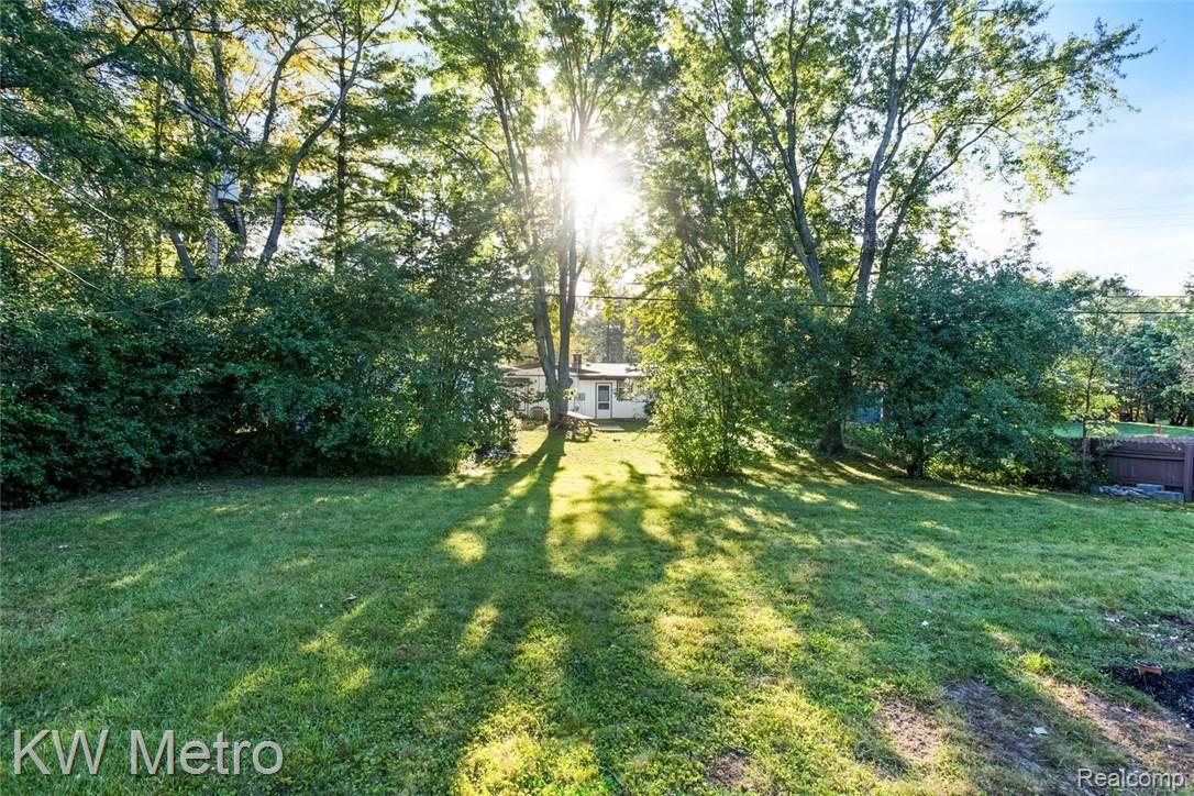 29532 Fall River Road Southfield, MI 48076 - Photo 17 of 17 29532 Fall River Rd Southfield-large-017-16-Backyard-1500x1000-72dpi.jpg