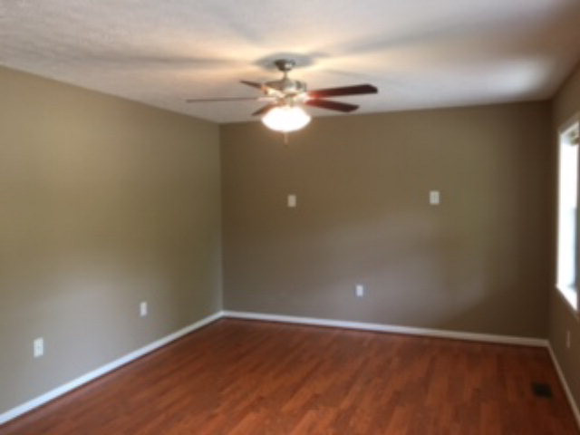 2633 Oak Villa Road Thomson, GA 30824 - Photo 2 of 23 Living Room