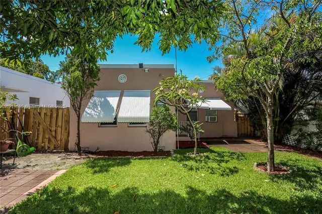 $1,325 | 2020 Madison Street, Unit 2, Hollywood, FL 33020