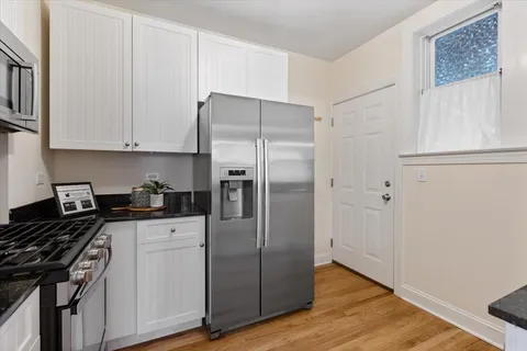 $375,000 | 1226 Elmwood Avenue, Unit 1W, Evanston, IL 60202