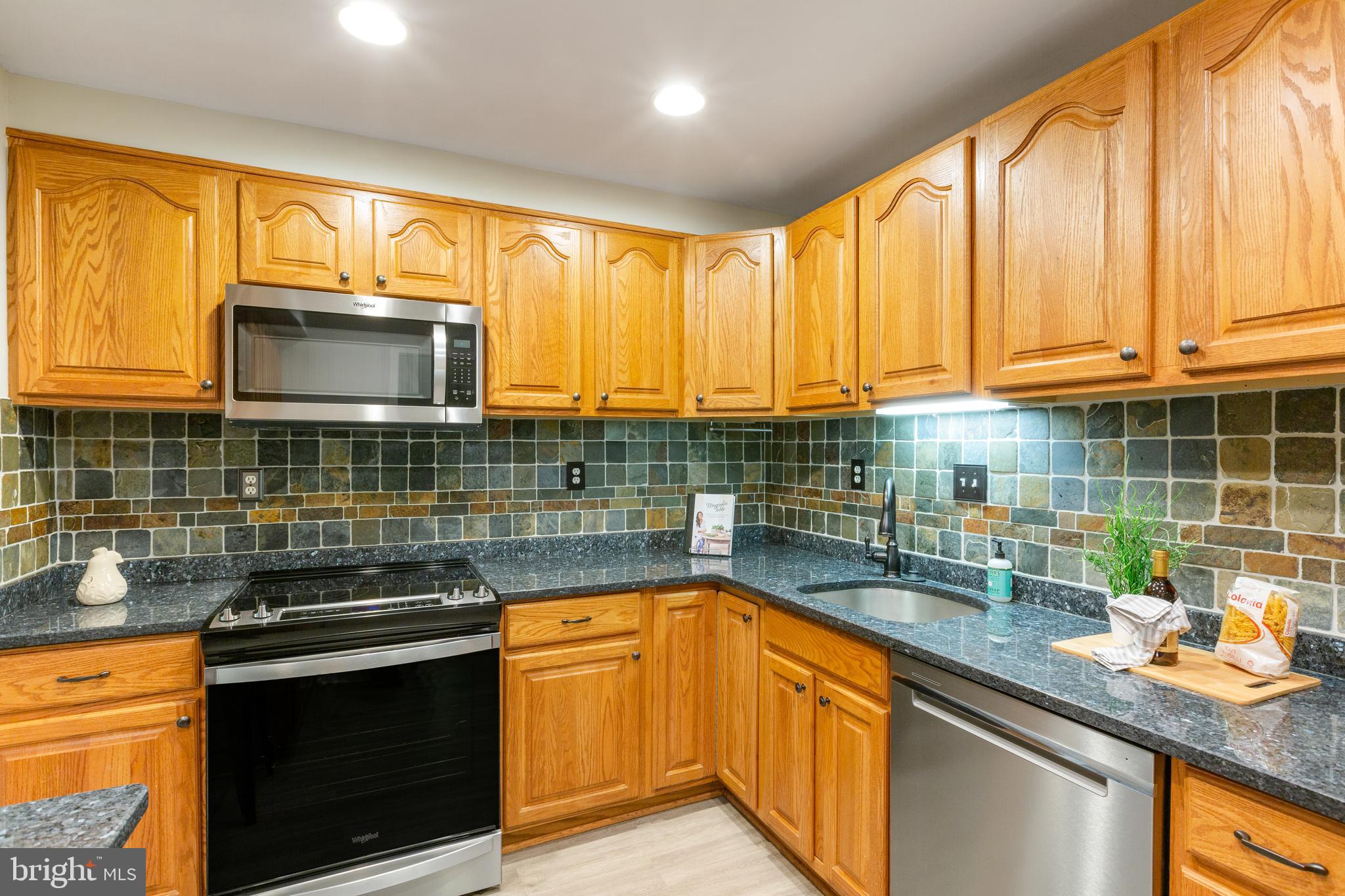 6016 Timber Hollow Lane Springfield, VA 22152 - Photo 9 of 47 Gallery Image 9