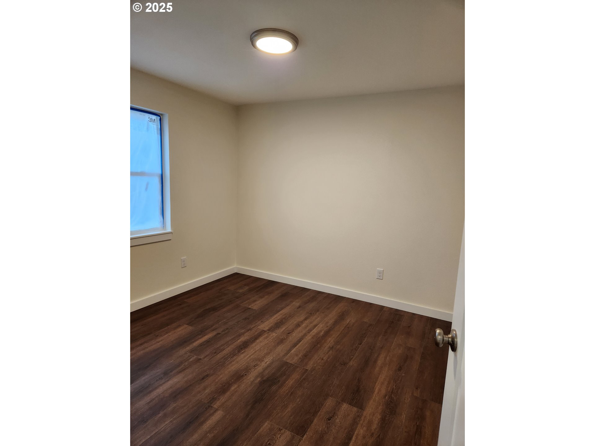 2604 J Street Springfield, OR 97477 - Photo 8 of 11 a view of an empty room
