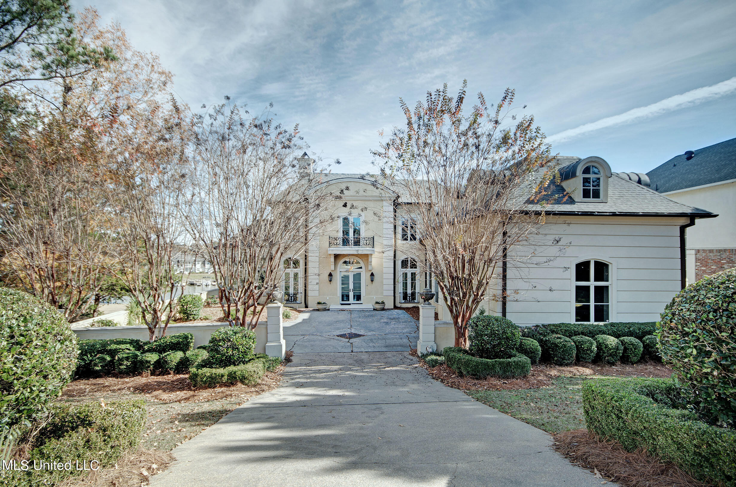 139 Overlook Pointe Drive Ridgeland, MS 39157 - Photo 2 of 46 IMGP8136_7_8