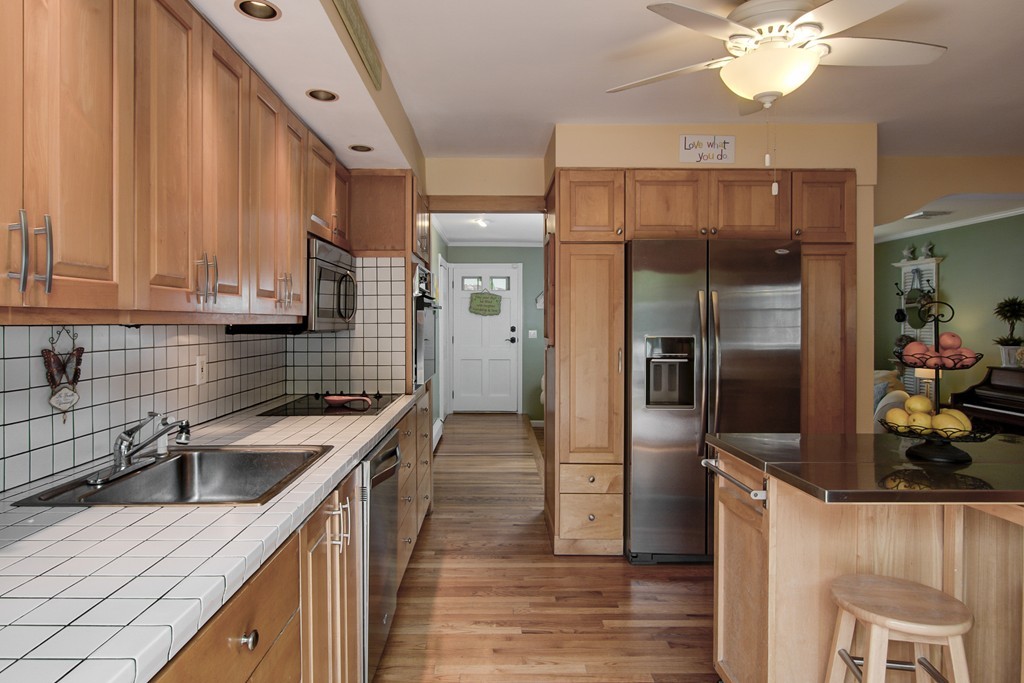 36 Temi Road Holliston, MA 01746 - Photo 17 of 30 Gallery Image 17