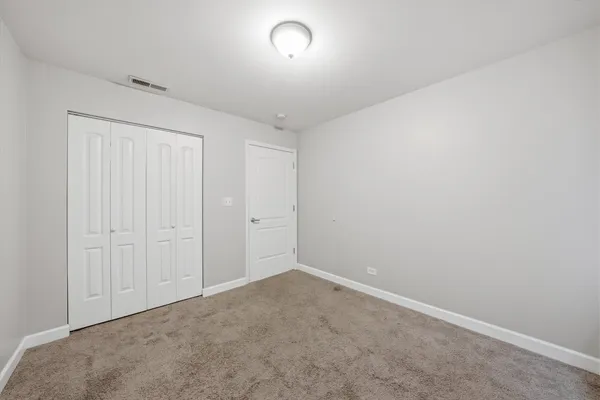 $219,000 | 3447 Ridgeland Avenue, Unit 104, Berwyn, IL 60402