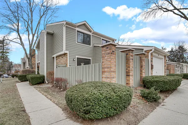 $466,000 | 101 West Brighton Place, Mount Prospect, IL 60056