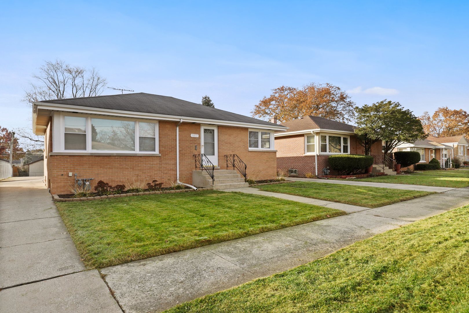 5817 Chicago Avenue Berkeley, IL 60163 - Photo 2 of 26