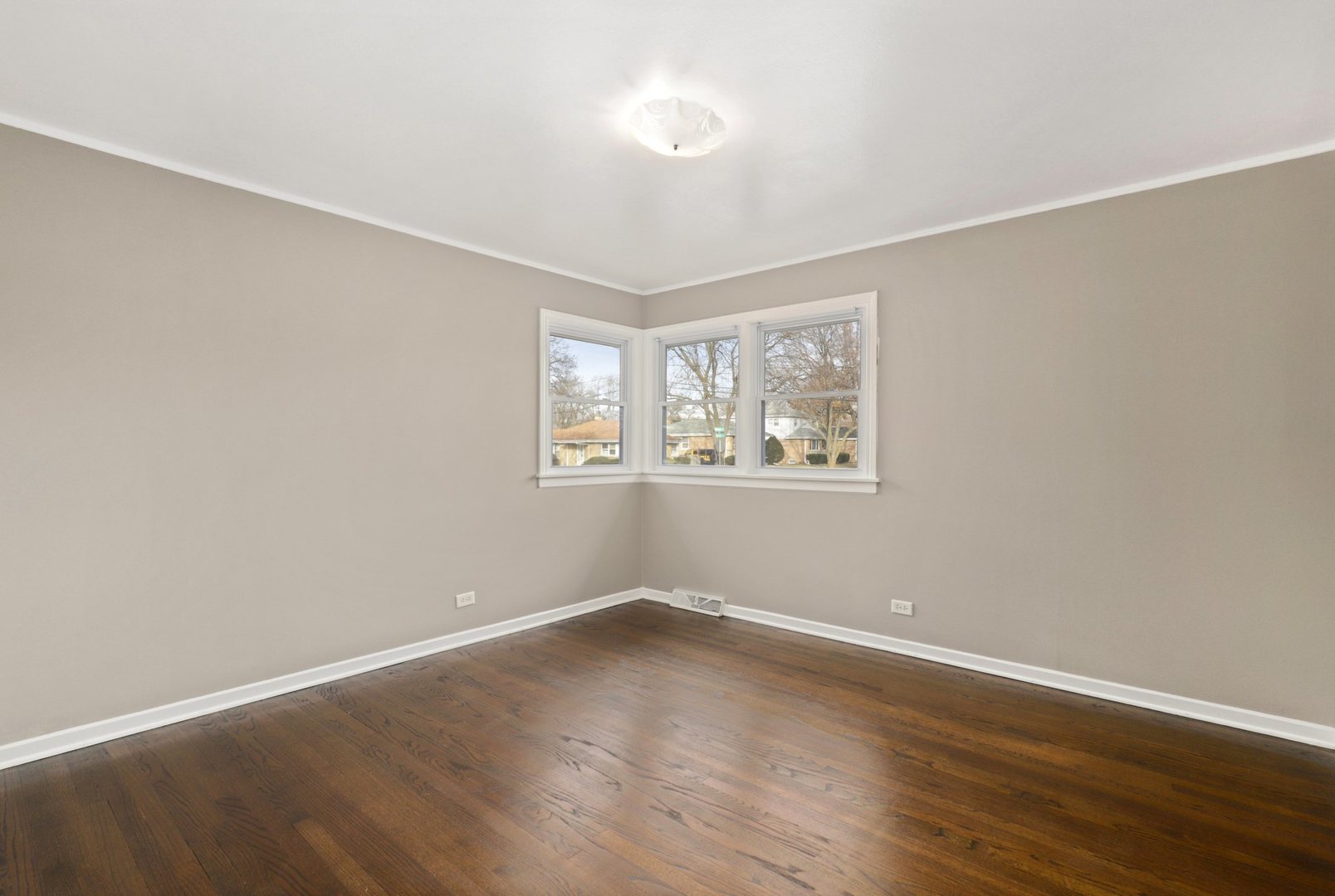 5817 Chicago Avenue Berkeley, IL 60163 - Photo 15 of 26