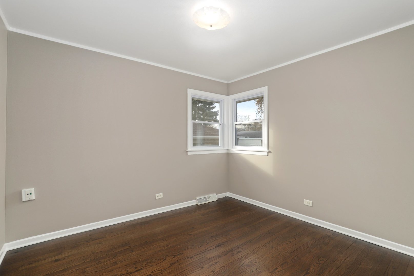 5817 Chicago Avenue Berkeley, IL 60163 - Photo 17 of 26