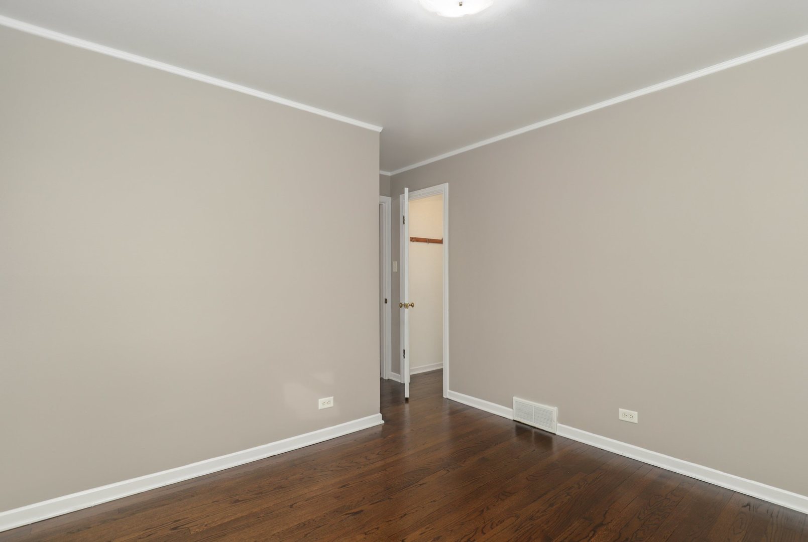 5817 Chicago Avenue Berkeley, IL 60163 - Photo 18 of 26