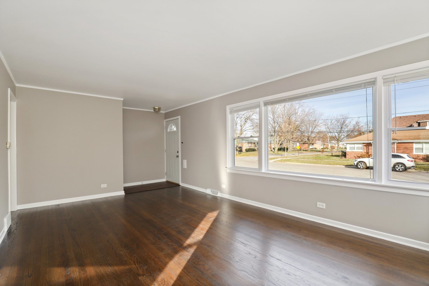 5817 Chicago Avenue Berkeley, IL 60163 - Photo 4 of 26