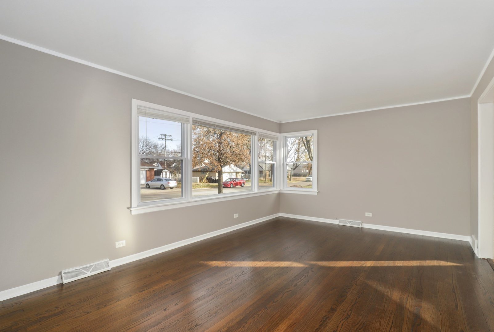 5817 Chicago Avenue Berkeley, IL 60163 - Photo 5 of 26