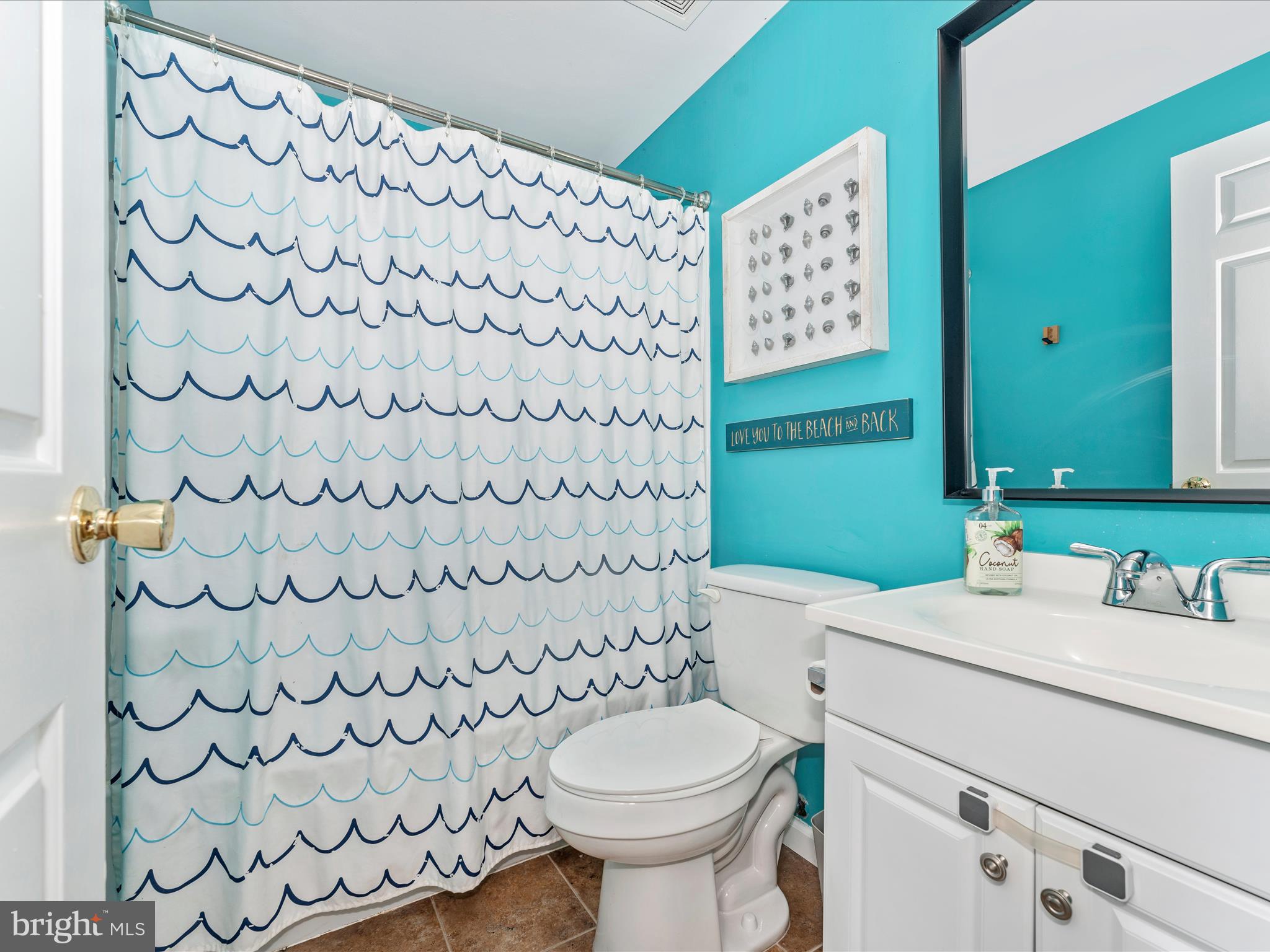 8220 Red Wing Court Frederick, MD 21701 - Photo 27 of 63 Hall Full Bathroom