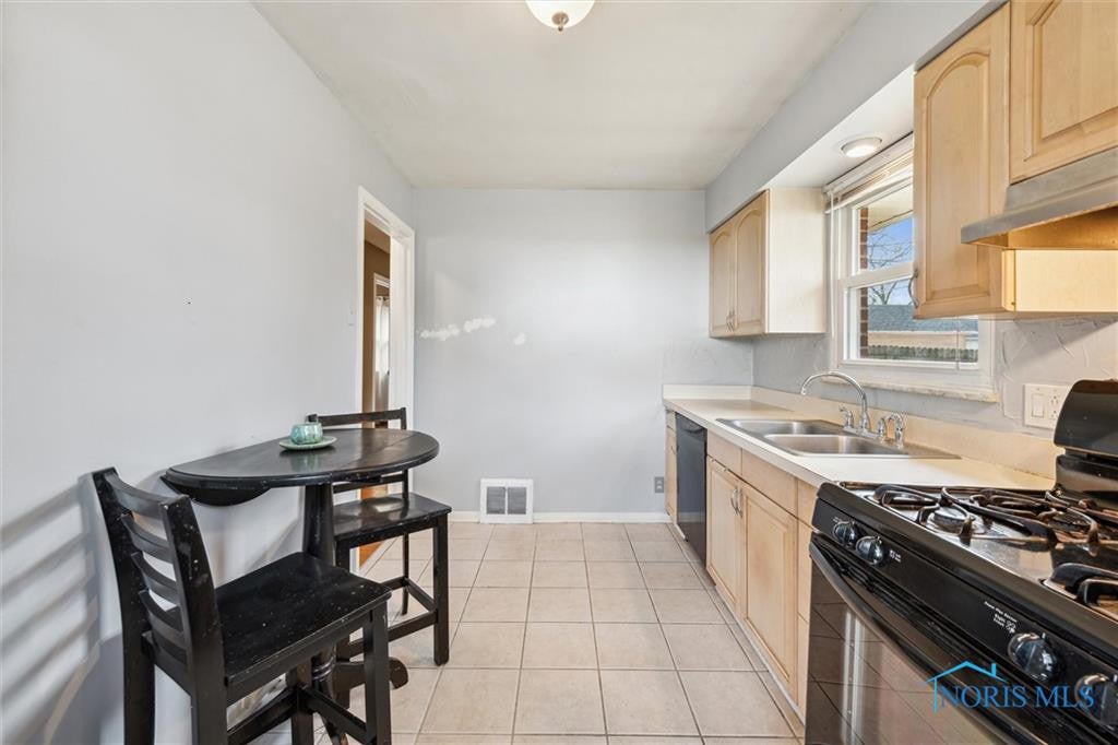 4253 Woodmont Road Toledo, OH 43613 - Photo 15 of 46 Gallery Image 15