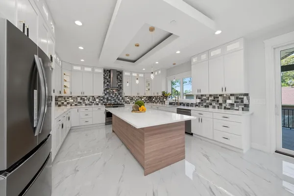 $975,000 | 10441 South 83rd Avenue, Palos Hills, IL 60465
