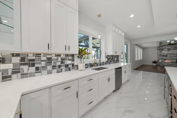 $975,000 | 10441 South 83rd Avenue, Palos Hills, IL 60465