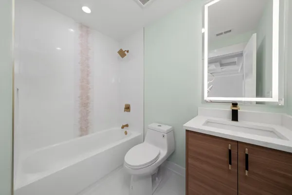 $975,000 | 10441 South 83rd Avenue, Palos Hills, IL 60465