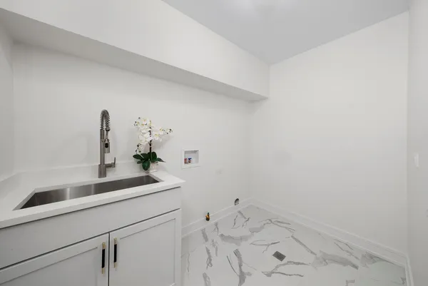 $975,000 | 10441 South 83rd Avenue, Palos Hills, IL 60465