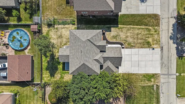 $975,000 | 10441 South 83rd Avenue, Palos Hills, IL 60465