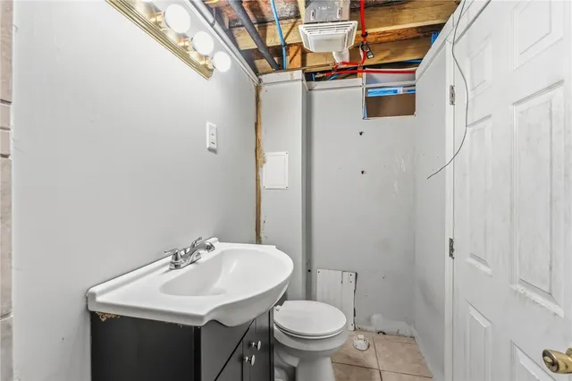 $320,000 | 98 Pocasset Avenue, Providence, RI 02909