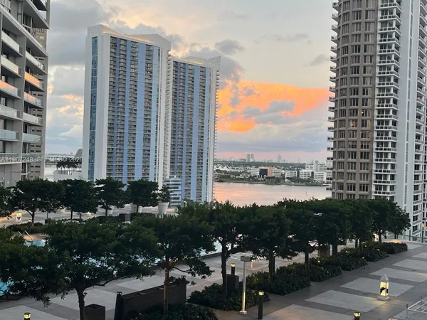 $575,000 | 495 Brickell Avenue, Unit 1608, Miami, FL 33131