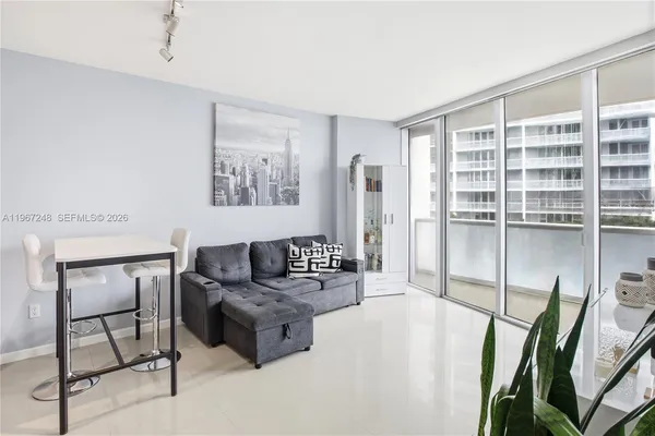 $575,000 | 495 Brickell Avenue, Unit 1608, Miami, FL 33131