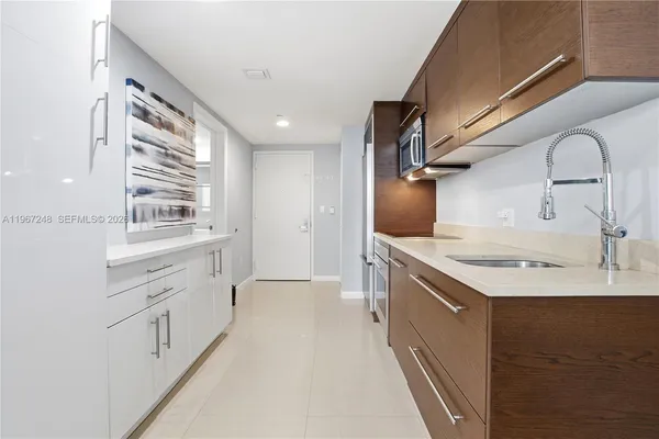 $575,000 | 495 Brickell Avenue, Unit 1608, Miami, FL 33131