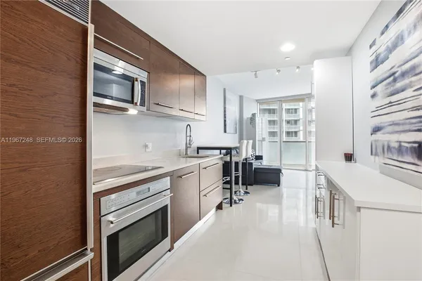 $575,000 | 495 Brickell Avenue, Unit 1608, Miami, FL 33131