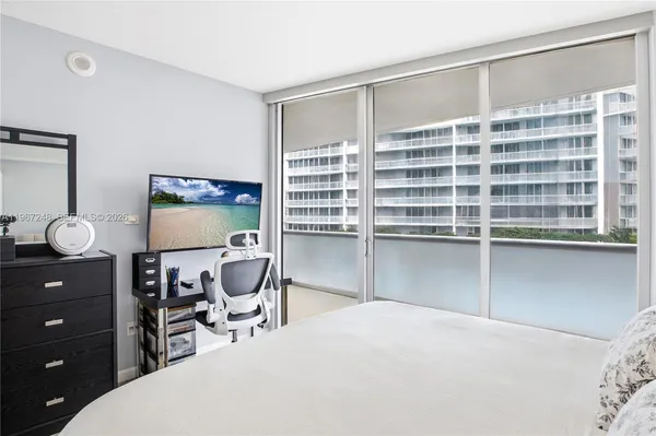 $575,000 | 495 Brickell Avenue, Unit 1608, Miami, FL 33131