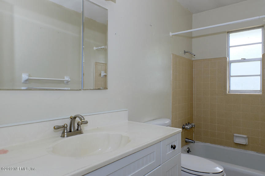 6345 Little Lake Geneva Road Keystone Heights, FL 32656 - Photo 15 of 36 Bathroom