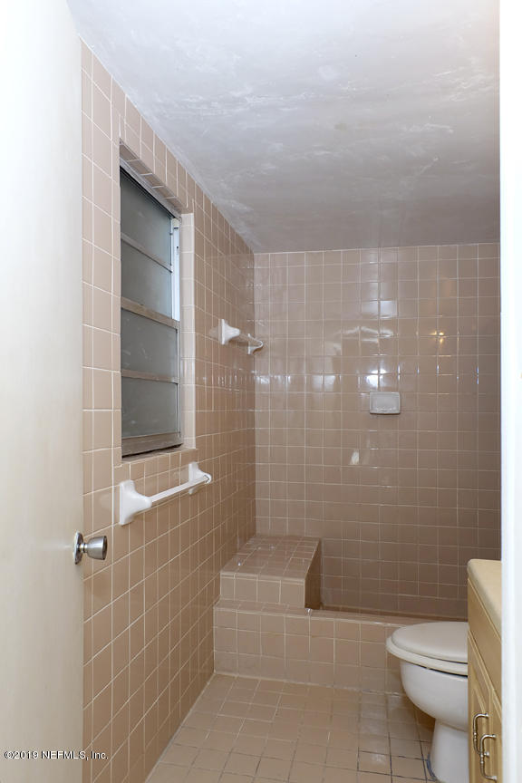 6345 Little Lake Geneva Road Keystone Heights, FL 32656 - Photo 26 of 36 Shower Seat