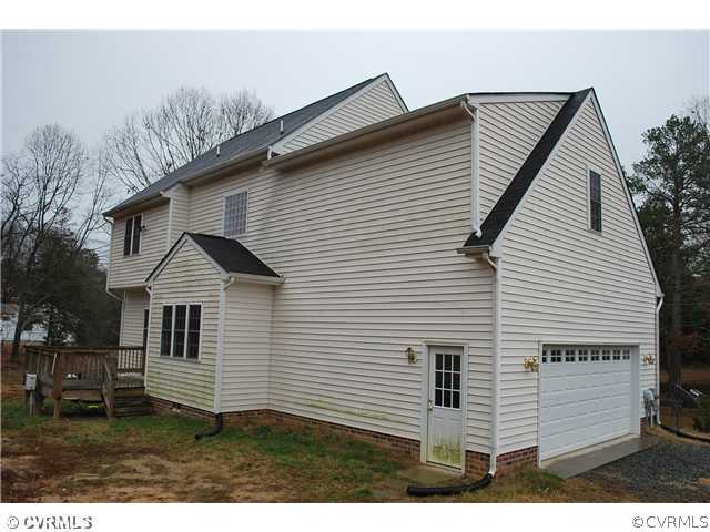 2230 Meadow Road Sandston, VA 23150 - Photo 2 of 11 Exterior Back