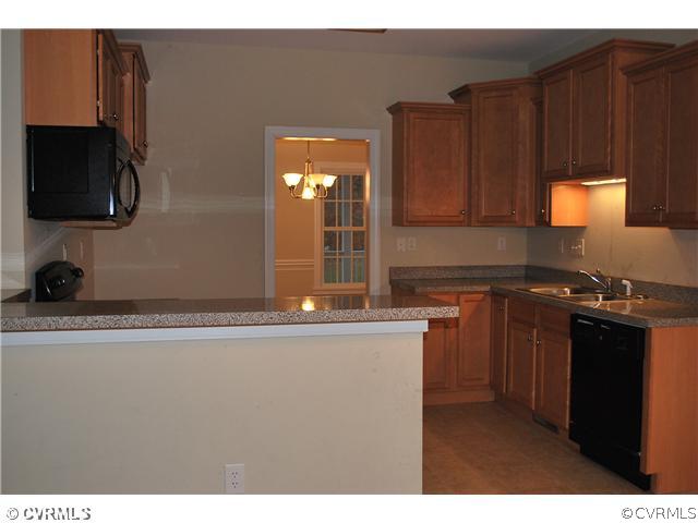 2230 Meadow Road Sandston, VA 23150 - Photo 3 of 11 Kitchen - kitchen
