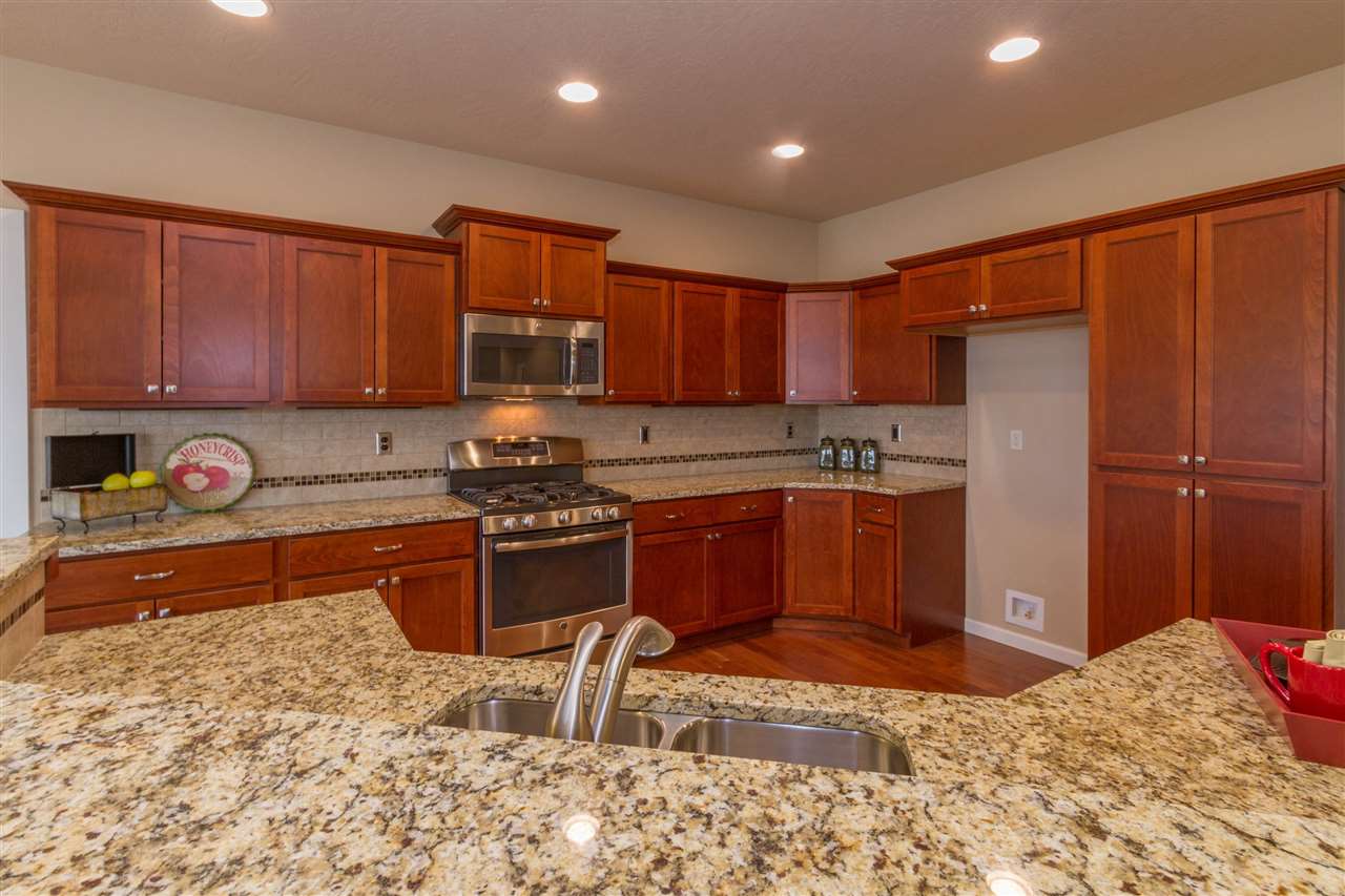 5535 North Radium Lane Spokane, WA 99217 - Photo 3 of 13
