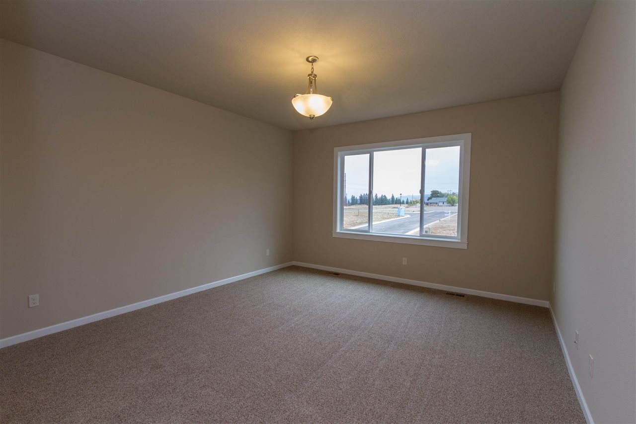 5535 North Radium Lane Spokane, WA 99217 - Photo 8 of 13