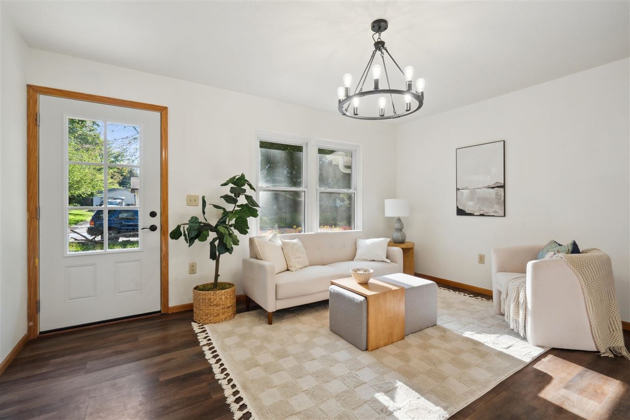 1914 Western Road Iowa City, IA 52240 - Photo 4 of 39 Gallery Image 4
