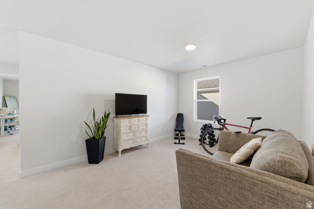 1038 South Old Towne Road Layton, UT 84041 - Photo 11 of 39 Carpeted room featuring a single window and recessed lighting