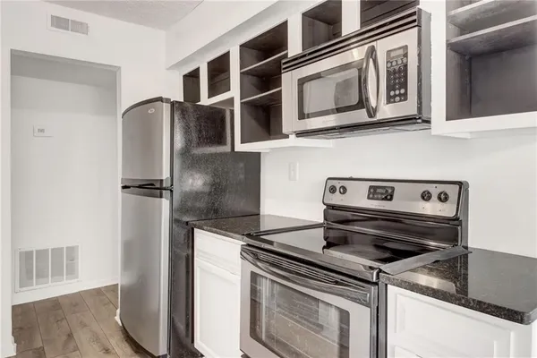 $239,500 | 702 Glenleaf Drive, Peachtree Corners, GA 30092
